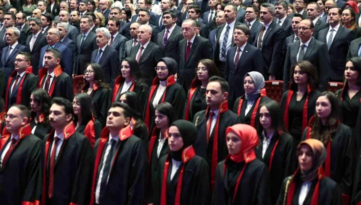 Cumhurbaşkanı Erdoğan: “Yüksek yargı kurumlarımız arasındaki ihtilafı gidermek mecburiyetindeyiz”