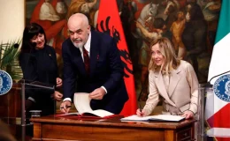 İtalya, göçmenleri Arnavutluk’ta kurulacak merkezlere yollama planını kabul etti